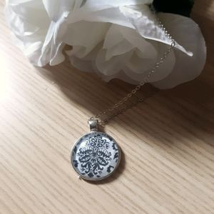 Damask Pendant